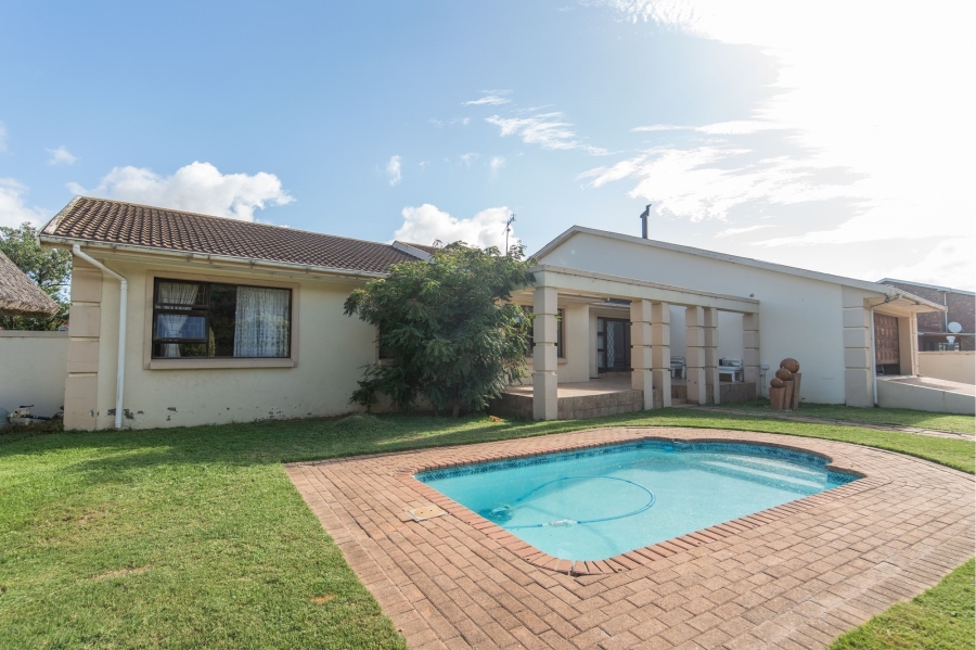 4 Bedroom Property for Sale in Bluewater Bay Eastern Cape